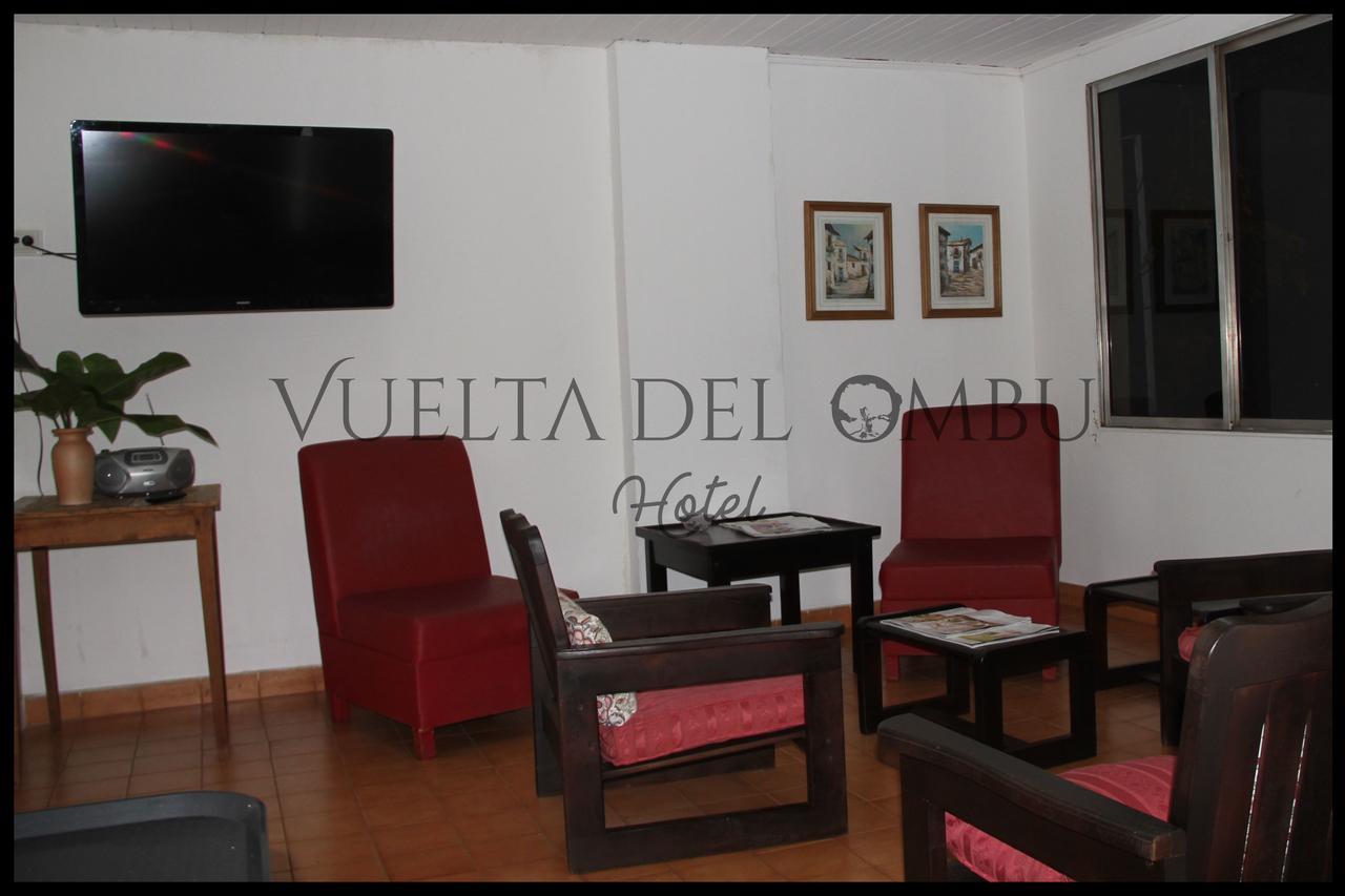 Hotel Vuelta Del Ombu Gobernador Virasora 外观 照片