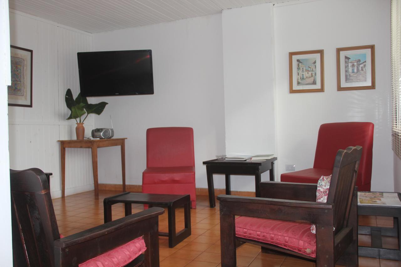Hotel Vuelta Del Ombu Gobernador Virasora 外观 照片